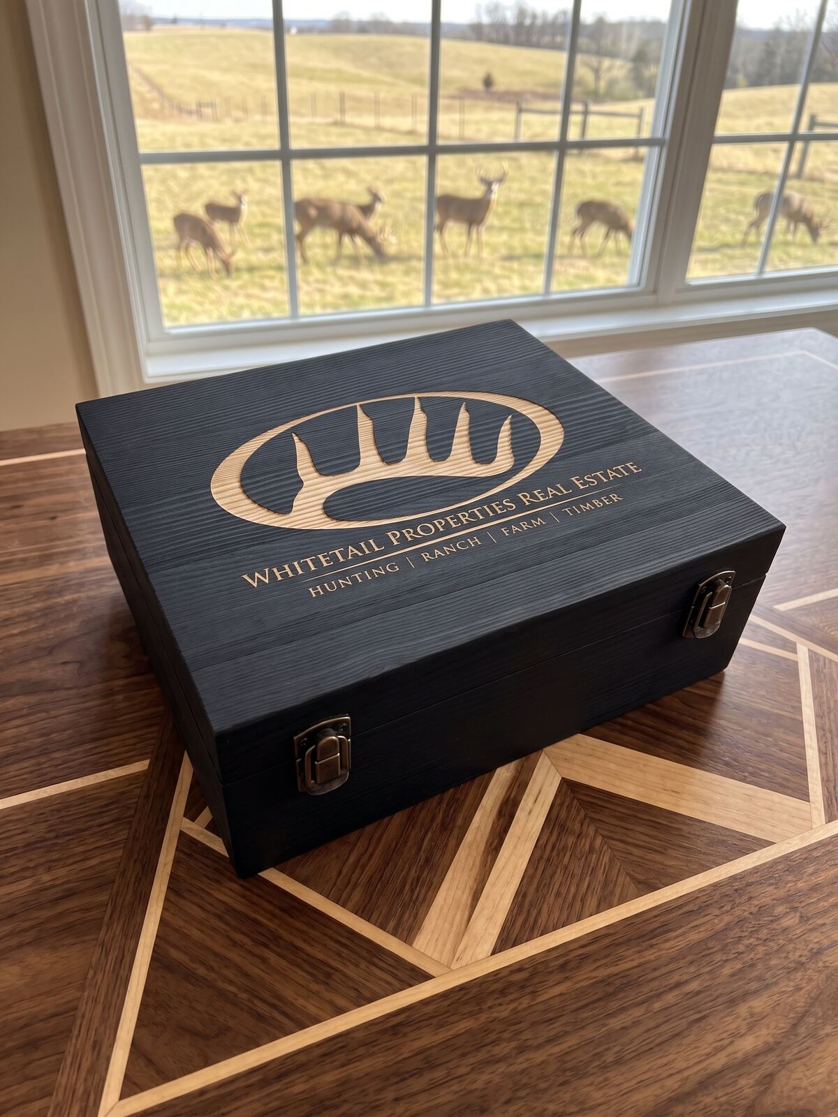 Closed personalized box